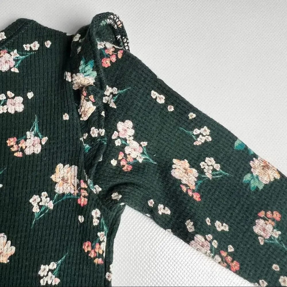 Old Navy Baby Long Sleeve Ruffle Trim Thermal Floral Print Bodysuit Sz 0-3M